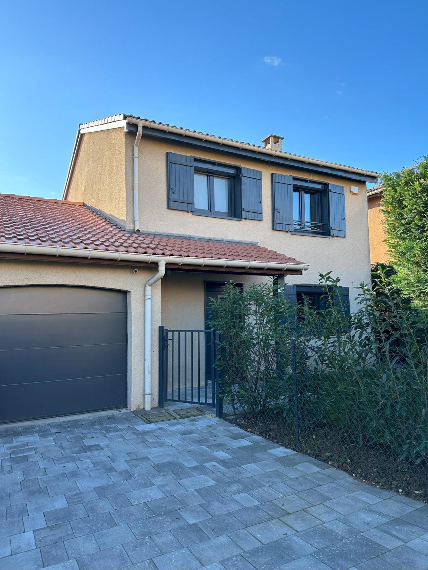 Sunny House - Villa 4 Chambres - Saint Genis Les Ollieres Luaran gambar